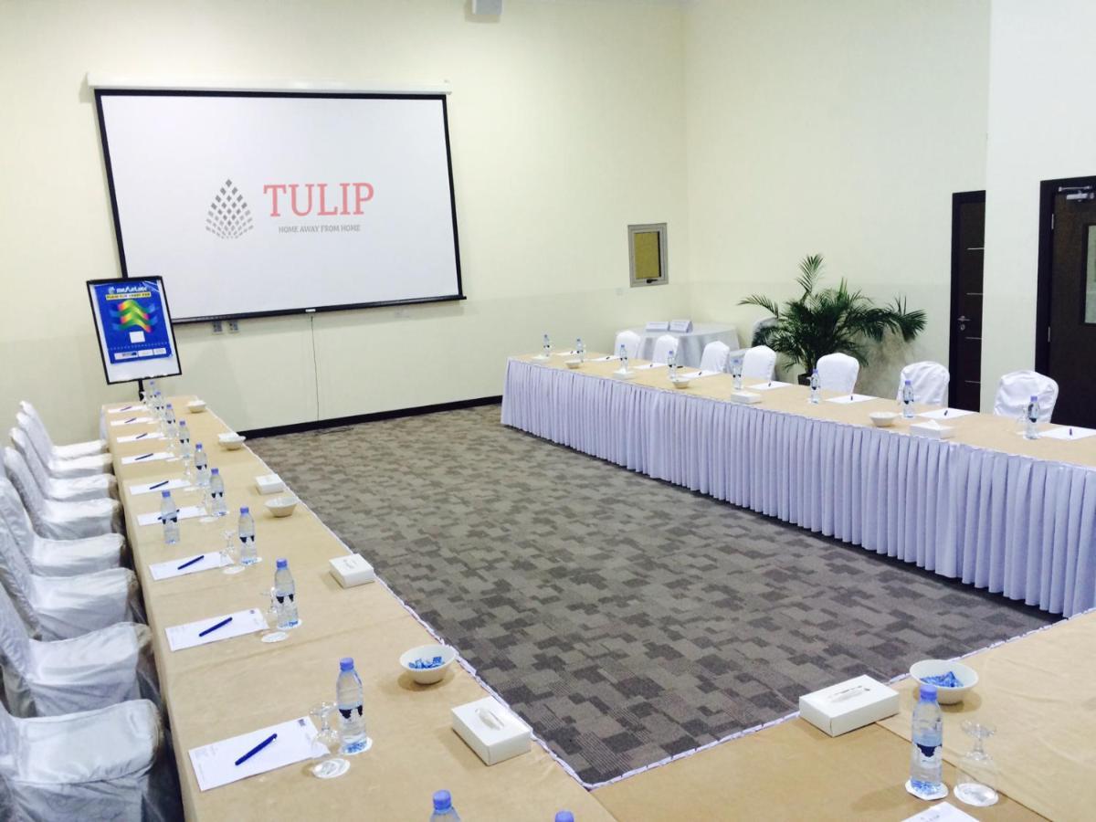 Tulip Hotel & Suites Manama Ngoại thất bức ảnh