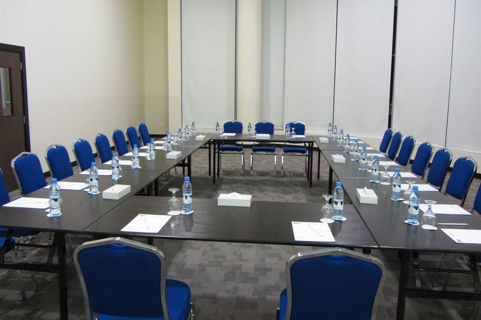 Tulip Hotel & Suites Manama Ngoại thất bức ảnh