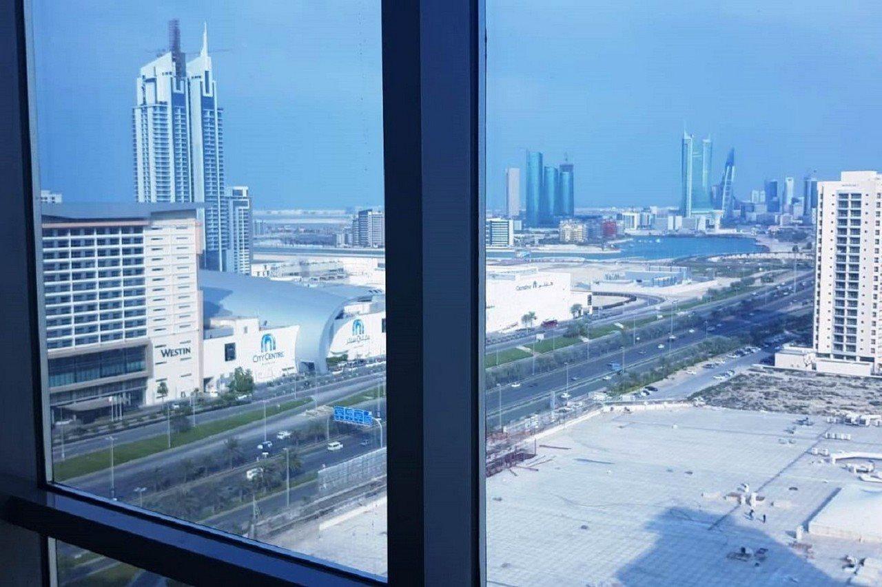 Tulip Hotel & Suites Manama Ngoại thất bức ảnh