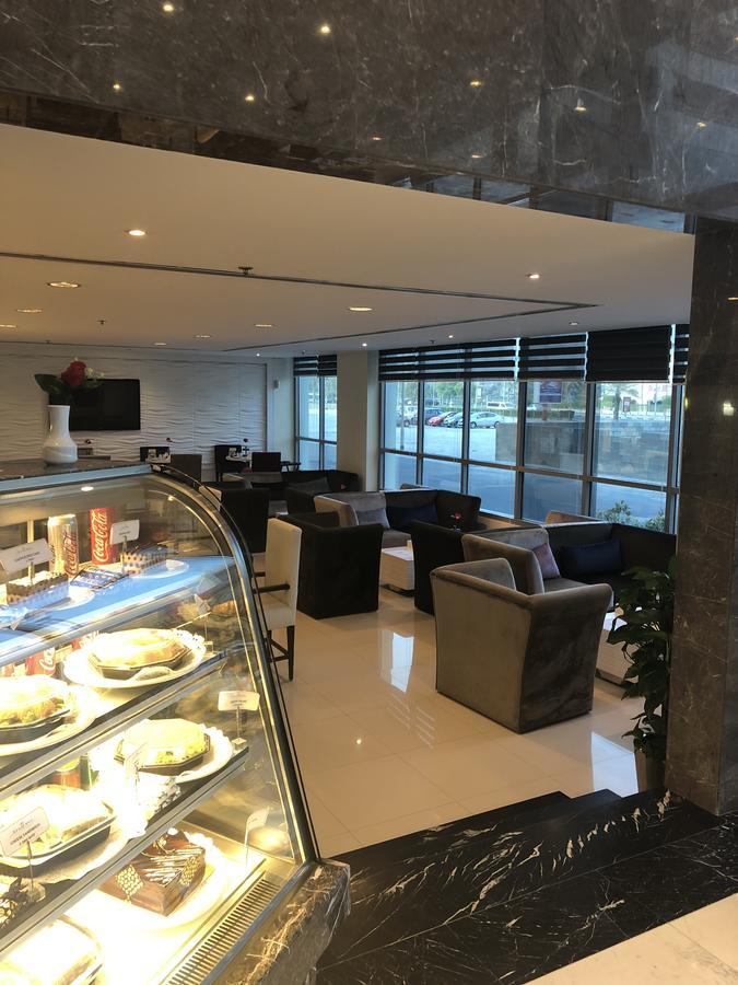 Tulip Hotel & Suites Manama Ngoại thất bức ảnh
