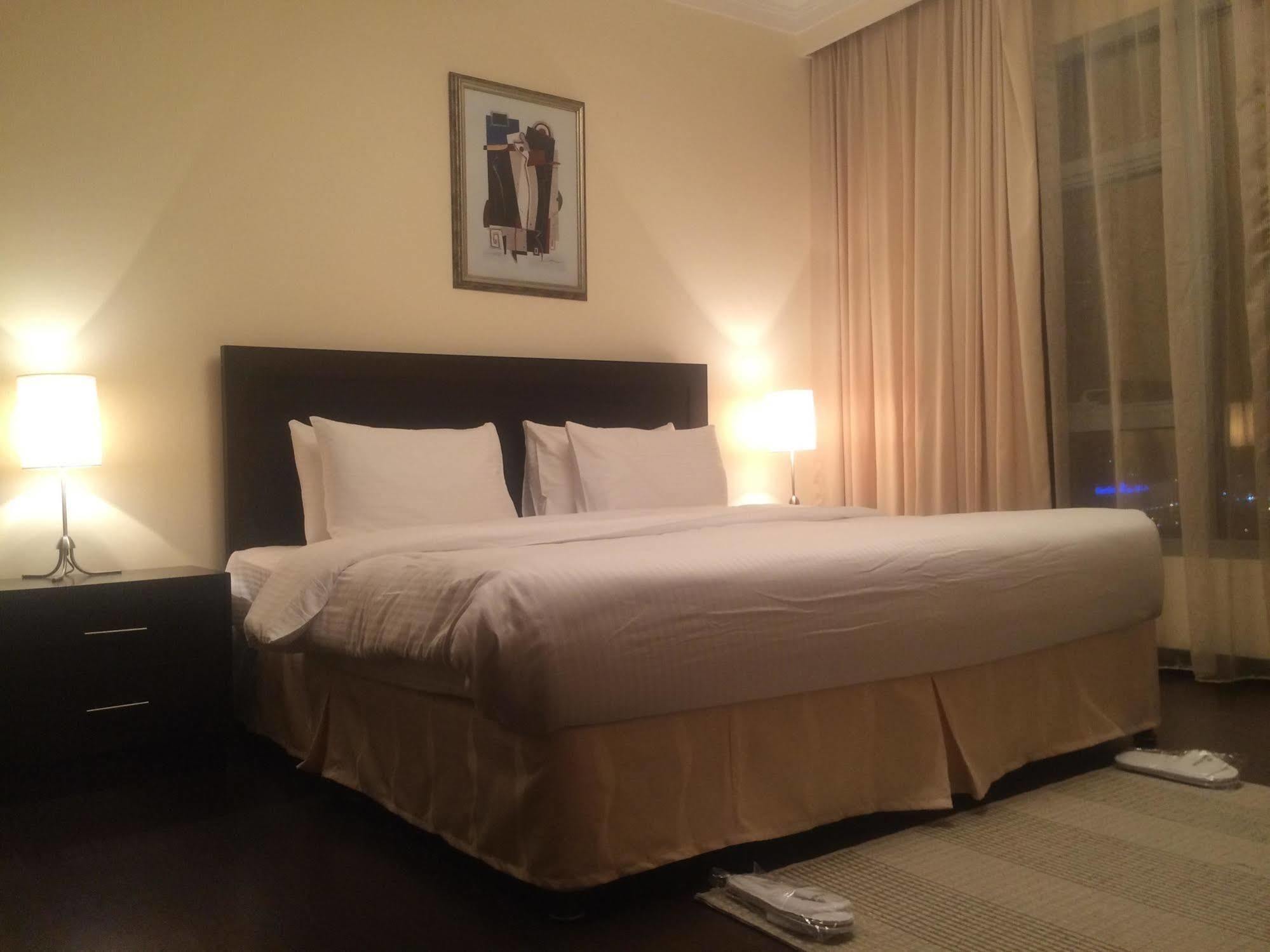 Tulip Hotel & Suites Manama Ngoại thất bức ảnh