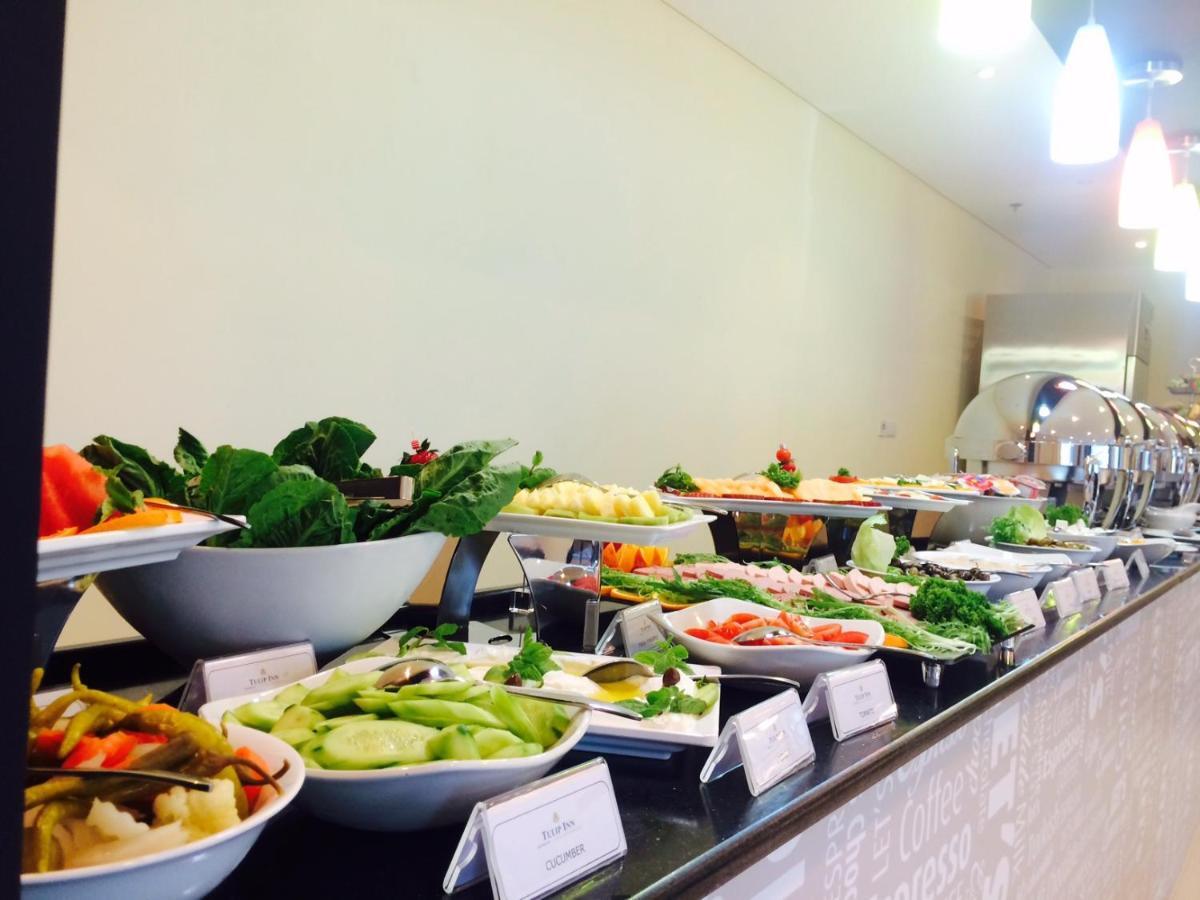 Tulip Hotel & Suites Manama Ngoại thất bức ảnh